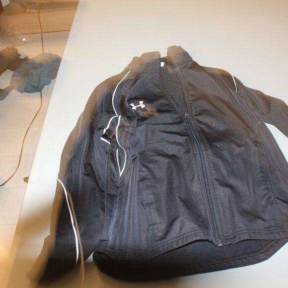 Black Under Armour Athletic Jacket Size Medium - Picture 1 of 3